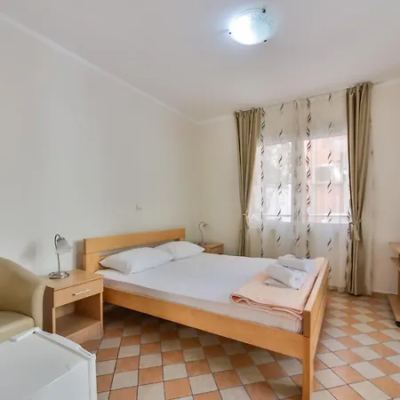 Garni Koral Отель Будва