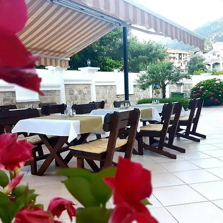 ホテル Garni Koral